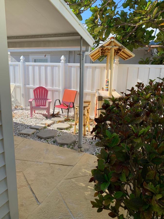 Michaels Siesta -Beachside Bungalows St. Pete Beach Exterior foto