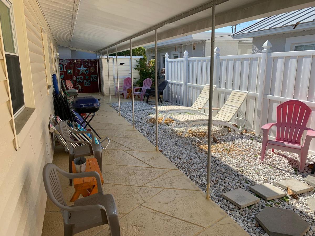 Michaels Siesta -Beachside Bungalows St. Pete Beach Exterior foto